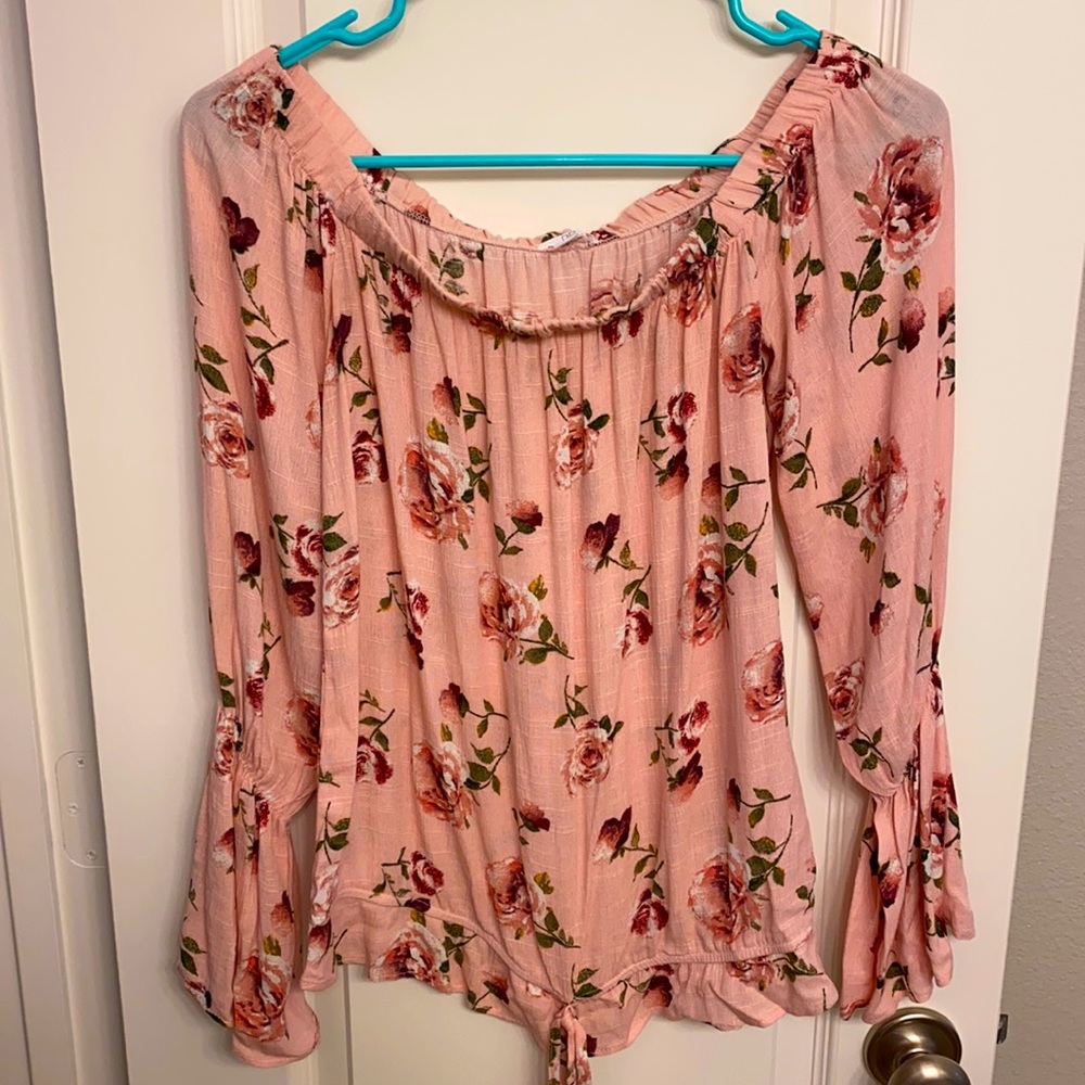 Off-the-shoulder long sleeved blouse